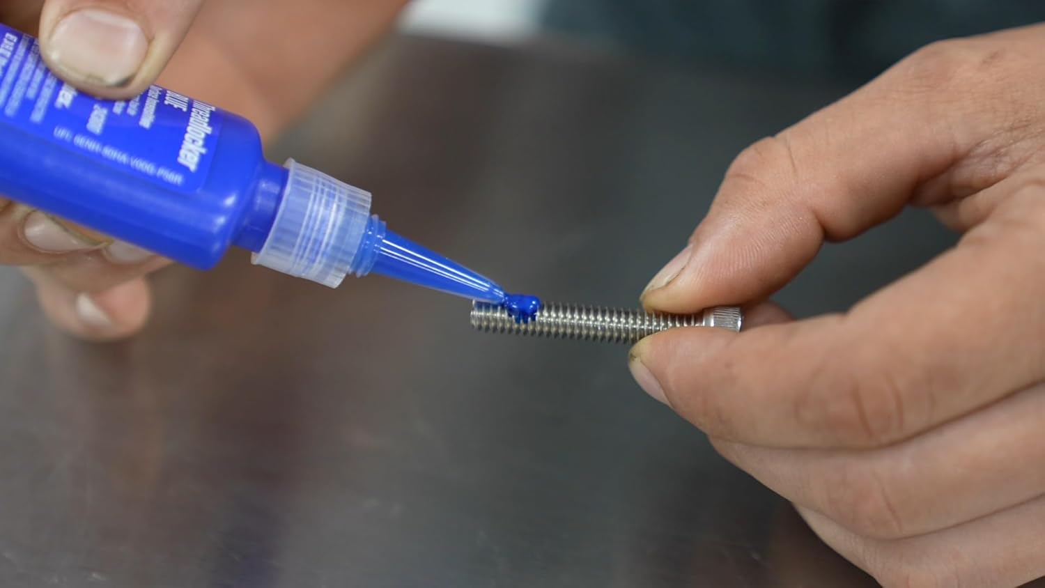 Medium-Strength Blue Threadlocker – 6 ml