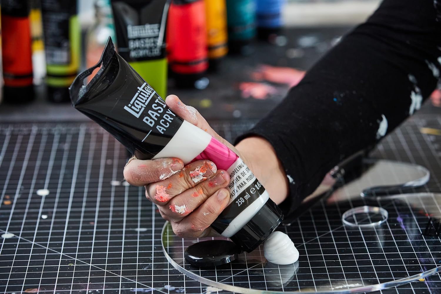 White Acrylic Gesso Surface Primer – 16 oz