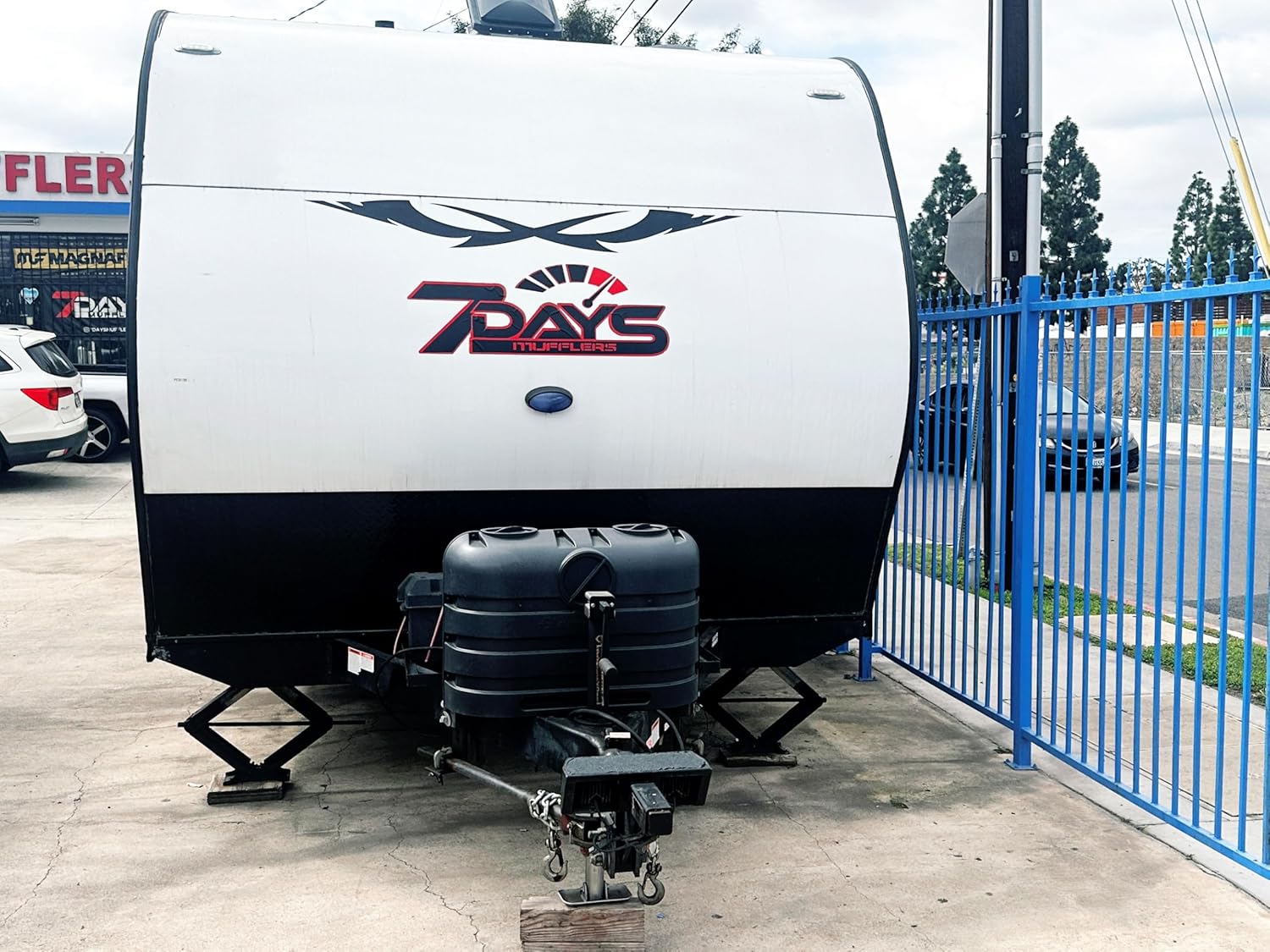 Dual 30 lb Propane Tank Cover for RVs – Black