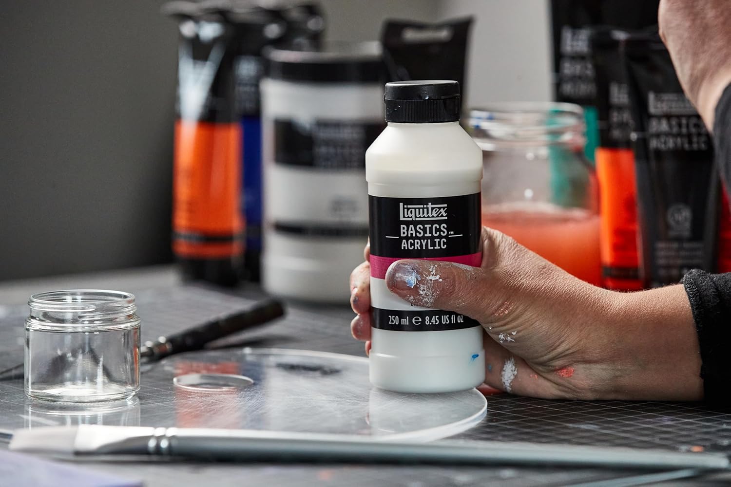White Acrylic Gesso Surface Primer – 16 oz